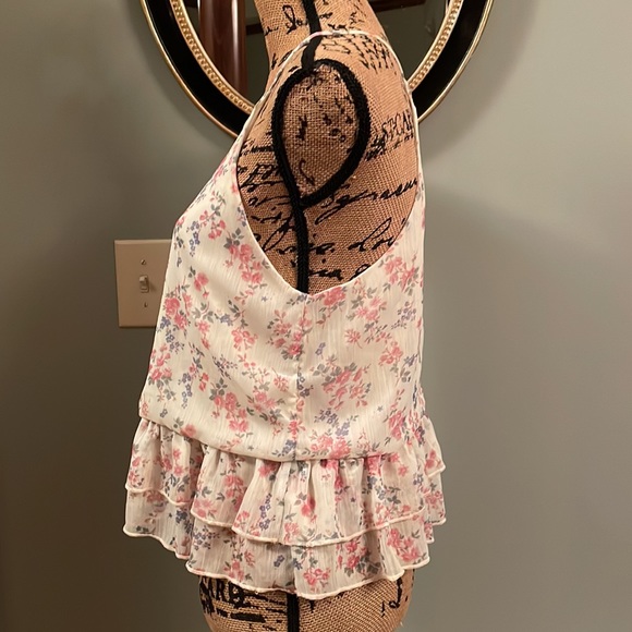 Altar’d State top size small. - Picture 8 of 10